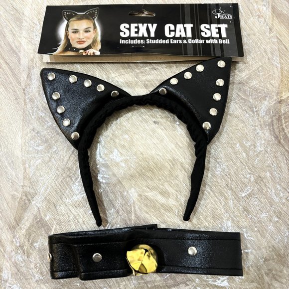 Sexy Studded Faux Leather Cat Set With Bell Collar - Picture 1 of 8